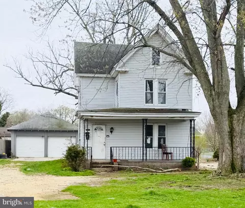 735 S Seventh St, Vineland, NJ 08360