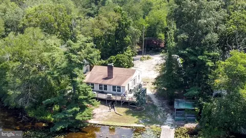 42 Cedar Ln, Fairton, NJ 08320