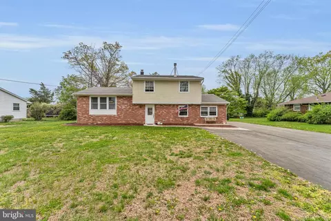 1869 Monarch Ln, Vineland, NJ 08361