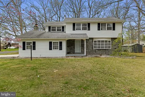 2052 Brookfield St, Vineland, NJ 08361