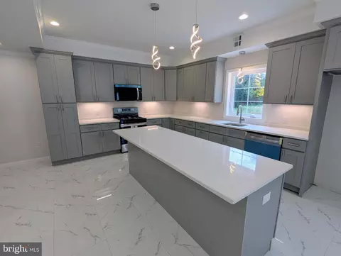 Kitchen - 28 Osborn Ln, Bridgeton, NJ 08302 photo 2 of 2