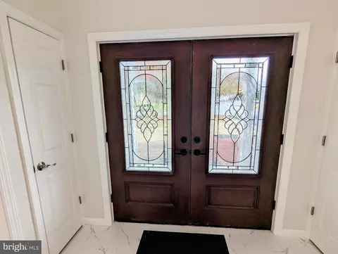Entry Way - 28 Osborn Ln, Bridgeton, NJ 08302 photo 2 of 10