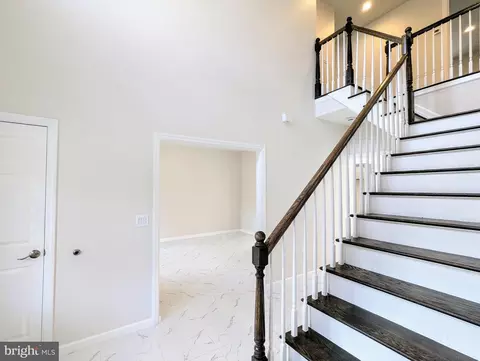 Entry Way - 28 Osborn Ln, Bridgeton, NJ 08302 photo 3 of 10