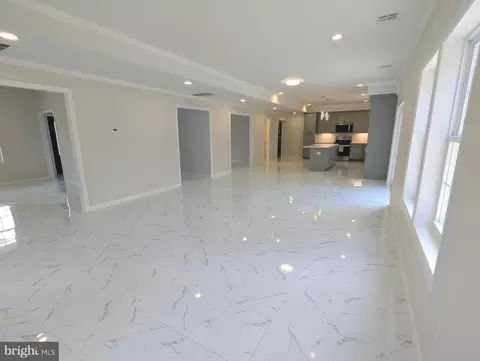 Entry Way - 28 Osborn Ln, Bridgeton, NJ 08302 photo 5 of 10