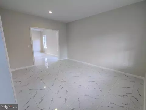 Entry Way - 28 Osborn Ln, Bridgeton, NJ 08302 photo 6 of 10
