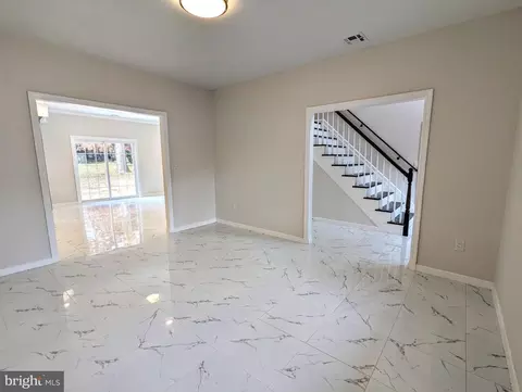 Living - 28 Osborn Ln, Bridgeton, NJ 08302 photo 1 of 4