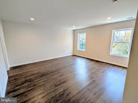 Living - 28 Osborn Ln, Bridgeton, NJ 08302 photo 4 of 4