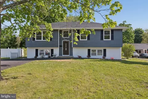 55 Avon Pl, Vineland, NJ 08360