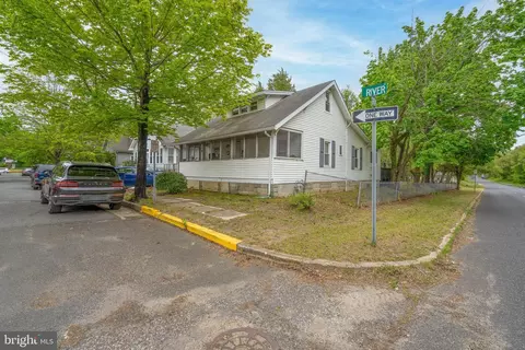 18 River St, Bridgeton, NJ 08302