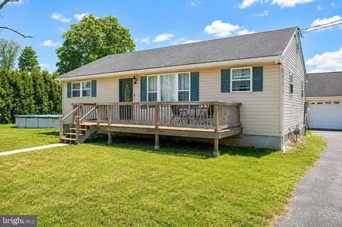 1613 Acorn Dr, Millville, NJ 08332