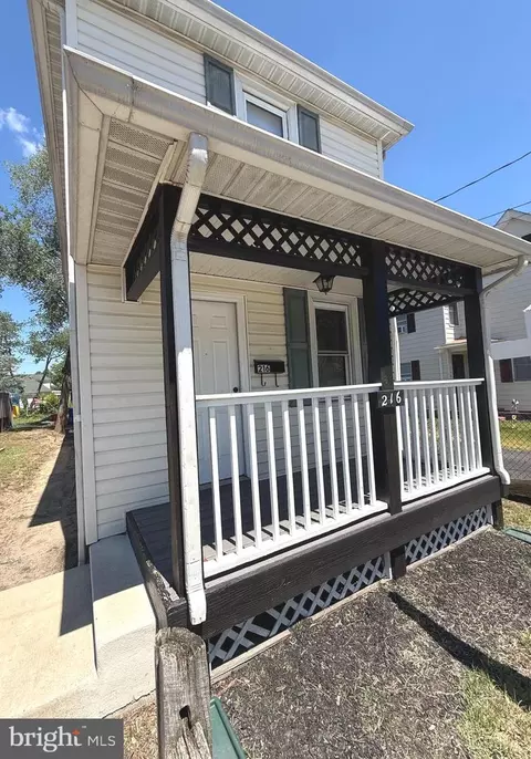 216 W Mcneal St, Millville, NJ 08332