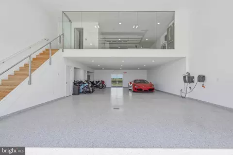 93 Corsair Dr, Millville, NJ 08332