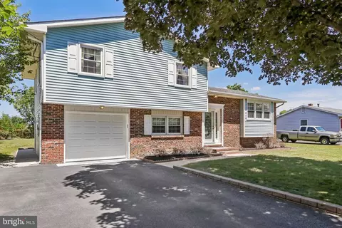 2565 Brookfield St, Vineland, NJ 08361