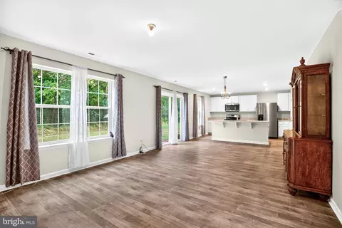 29 Eisenhower Dr, Bridgeton, NJ 08302