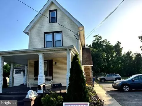 8 S Race St, Millville, NJ 08332