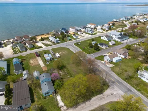 202 Pennsylvania Ave, Fortescue, NJ 08321