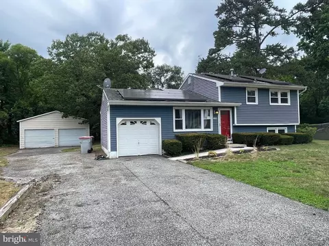 1298 W Cornell St, Vineland, NJ 08360