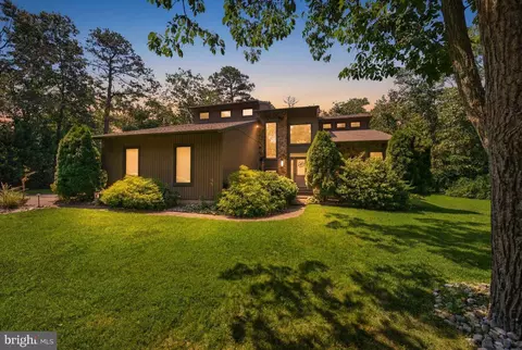 601 Dove Dr, Millville, NJ 08332