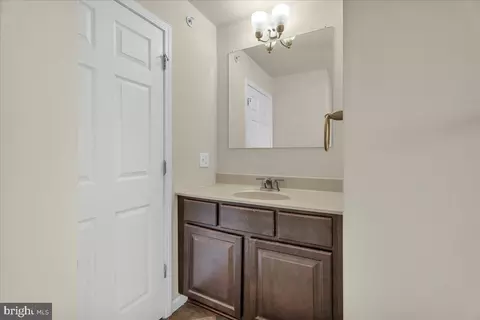 Bath - 25 Eagle St, Bridgeton, NJ 08302 photo 3 of 3