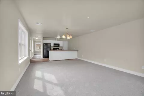 Living - 25 Eagle St, Bridgeton, NJ 08302 photo 3 of 4