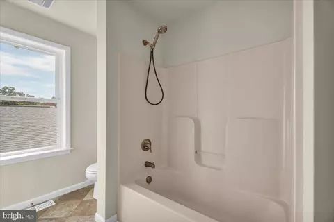 Bath - 25 Eagle St, Bridgeton, NJ 08302 photo 2 of 3