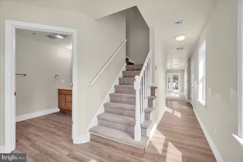 Entry Way - 25 Eagle St, Bridgeton, NJ 08302 photo 2 of 5
