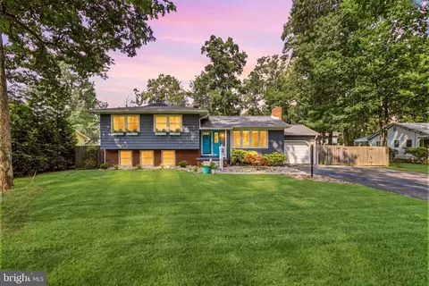 1194 Mcclain Dr, Vineland, NJ 08361