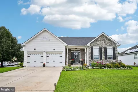 730 Amber Ln, Vineland, NJ 08360