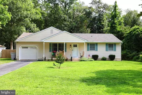 2425 Brookhaven Dr, Vineland, NJ 08361