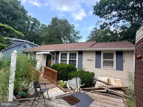 6808 Battle Ln, Millville, NJ 08332