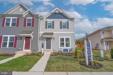 48 Whitaker Ct, Millville, NJ 08332