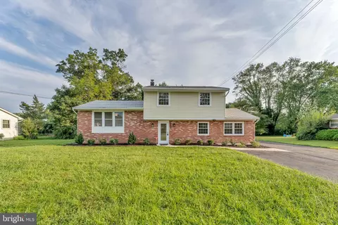1869 Monarch Ln, Vineland, NJ 08361