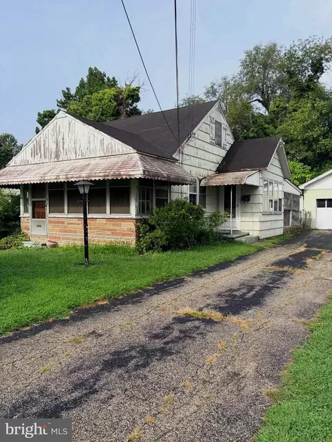 718 Yale Ter, Vineland, NJ 08360