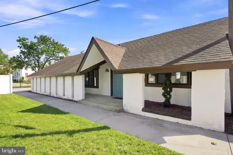 112 N 8th St, Vineland, NJ 08360