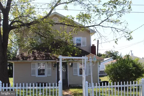 5 Ward Ave, Leesburg, NJ 08327