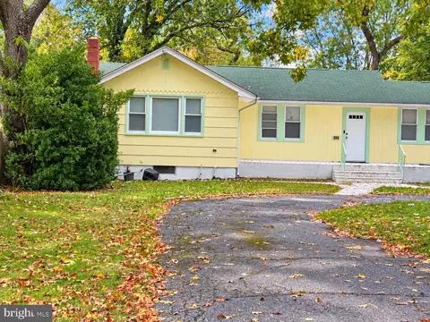 314 W Laurel St, Vineland, NJ 08360