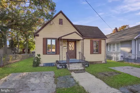 608 S 3rd St, Millville, NJ 08332