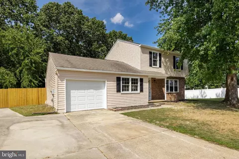 6 Pam Pl, Sicklerville, NJ 08081
