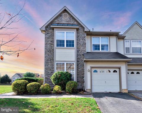 Condo/Townhouse Homes for Sale in Berlin NJ.