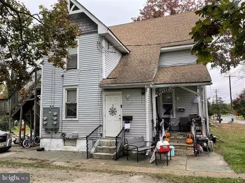 38 Broadway, Laurel Springs, NJ 08021