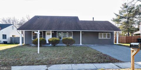 11 Penfield Ln, Sicklerville, NJ 08081
