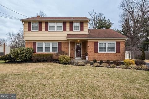 201 Lamp Post Ln, Cherry Hill, NJ 08003