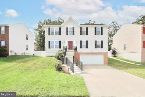 69 Brearly Dr, Sicklerville, NJ 08081