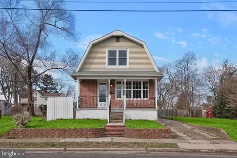 213 7th Ave, Glendora, NJ 08029