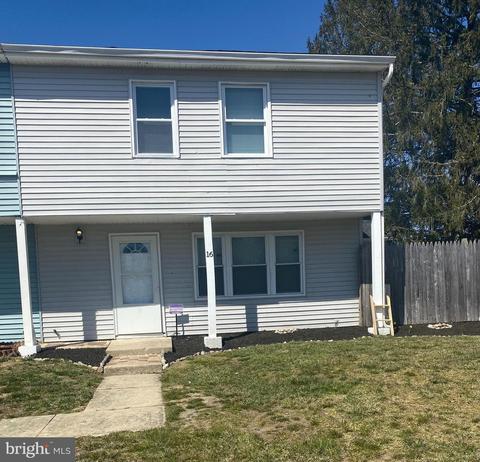 16 Locust Ct, Sicklerville, NJ 08081
