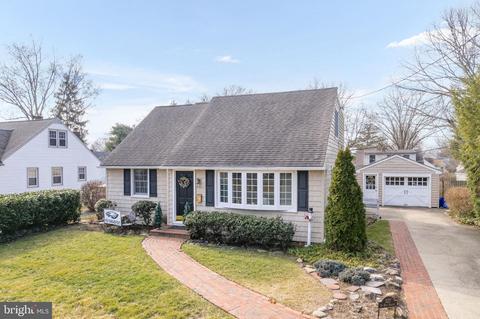 527 Dubois Ave, Barrington, NJ 08007