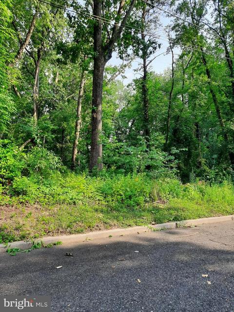 1580 Ellis Ave, Laurel Springs, NJ 08021
