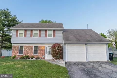 46 Arbor Meadow Dr, Sicklerville, NJ 08081