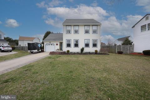 6 Spicebush Ct, Sicklerville, NJ 08081