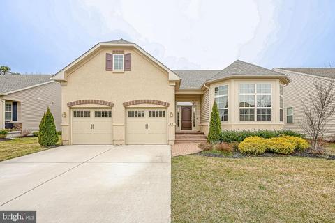 24 Gainsboro Dr, West Berlin, NJ 08091